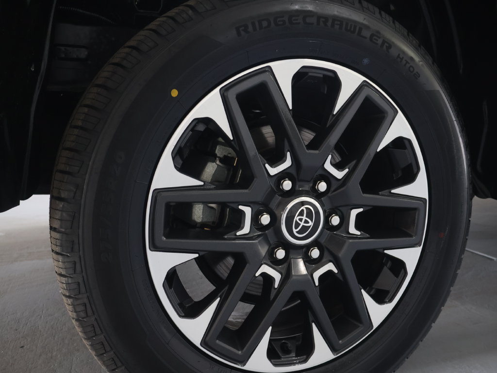Used 2023 Toyota Tundra Limited AWD/4WD image 33