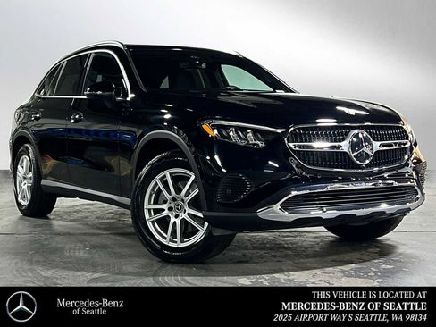 Used 2025 Mercedes-Benz GLC 300 4MATIC image 1