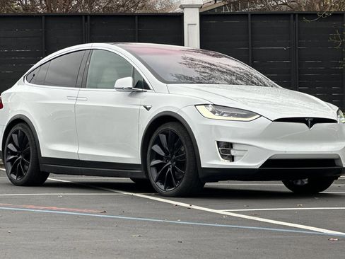 Used 2018 Tesla Model X 100D image 6