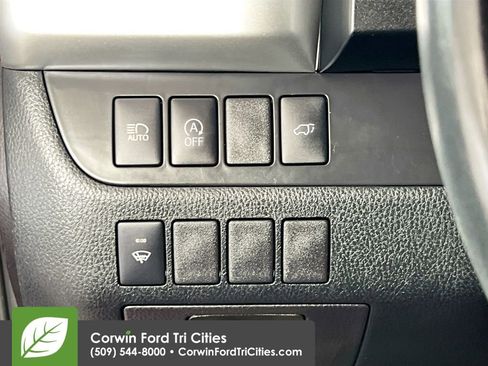 Used 2019 Toyota Highlander XLE AWD/4WD image 19