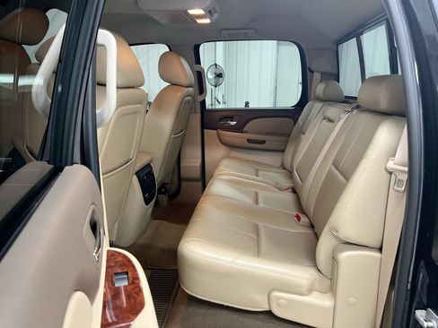 Used 2011 GMC Sierra 2500 SLT w/ Entertainment Package AWD/4WD image 22