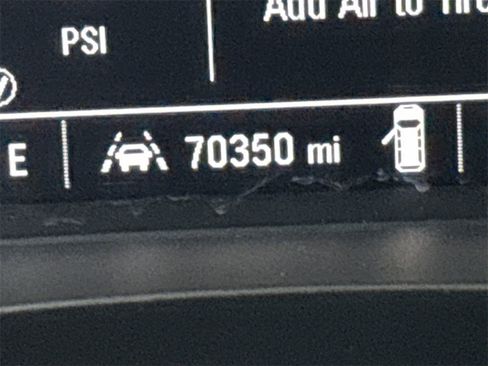 Used 2022 Chevrolet Traverse LS image 31