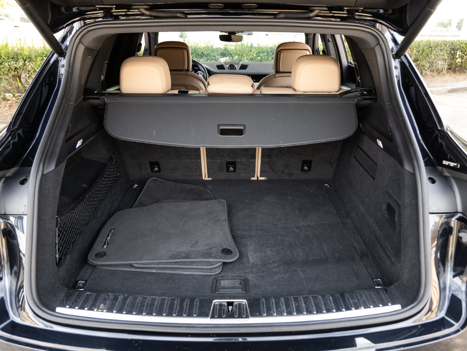 Certified 2023 Porsche Cayenne AWD/4WD image 29