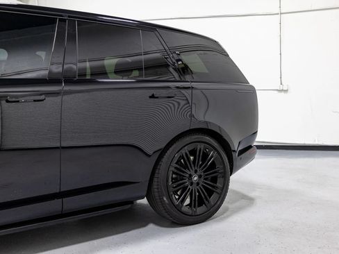 Used 2024 Land Rover Range Rover SE AWD/4WD image 14
