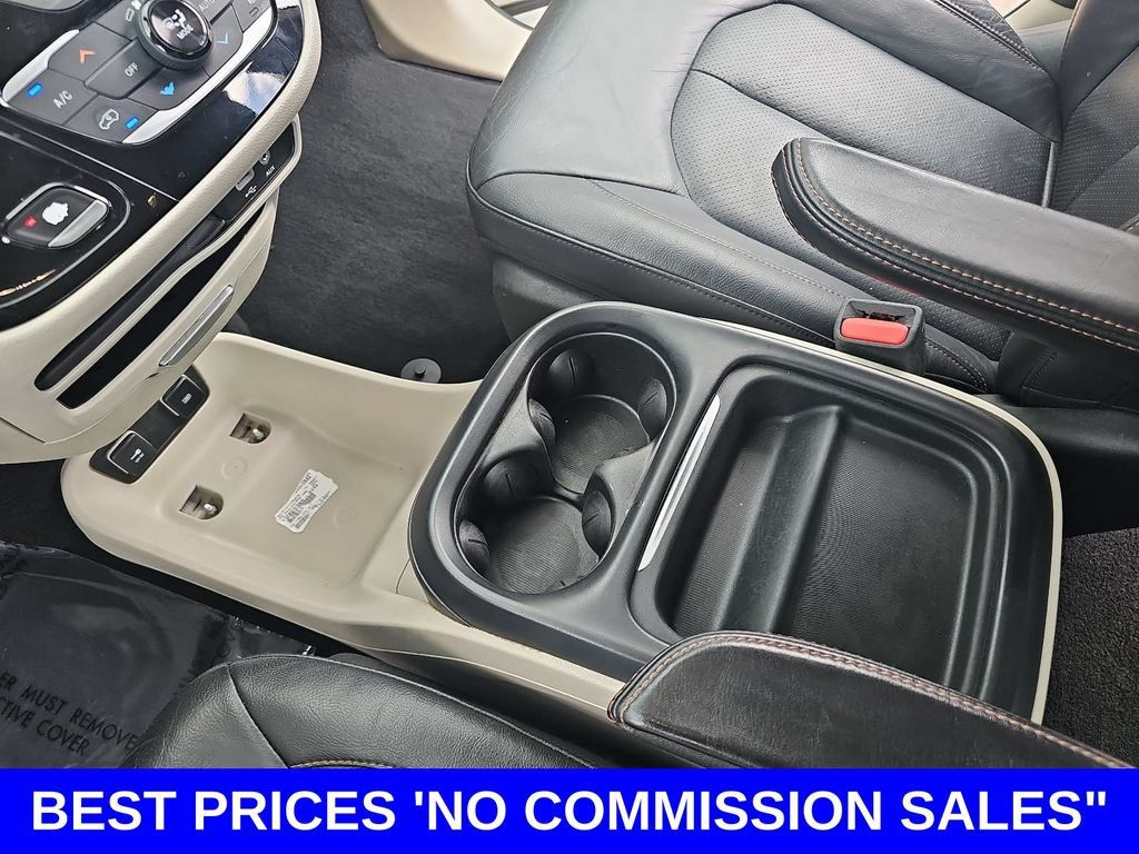 Used 2018 Chrysler Pacifica Touring-L FWD image 24
