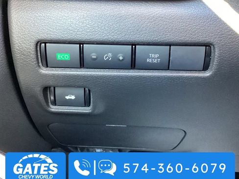 Used 2025 Nissan Sentra SR FWD image 20