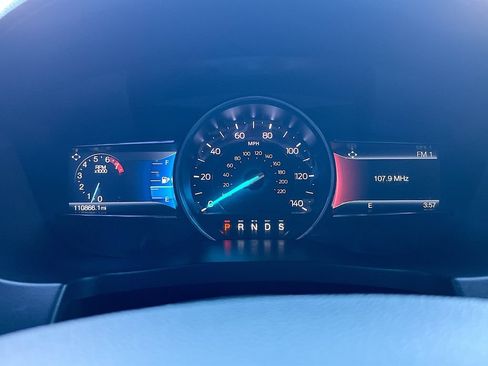 Used 2018 Ford Explorer XLT w/ Equipment Group 201A FWD image 12