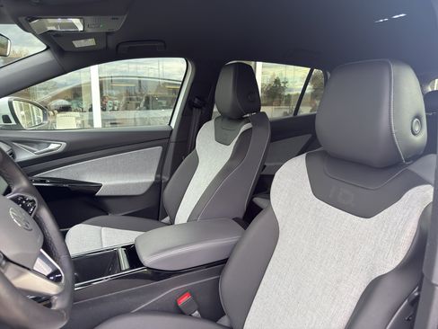 Used 2023 Volkswagen ID.4 2WD image 8