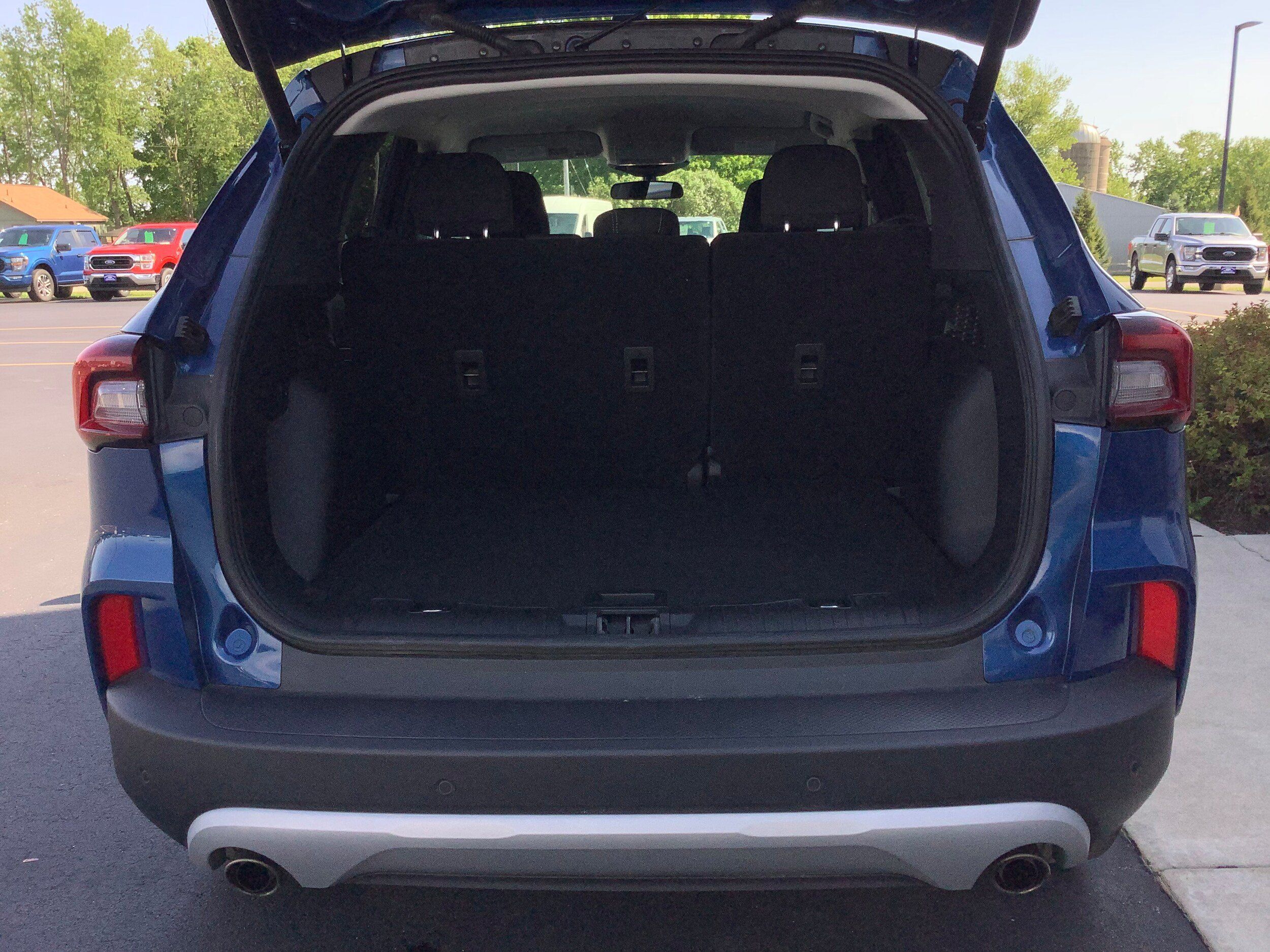 Used 2023 Ford Escape Active w/ Tech Pack #2 AWD/4WD image 5