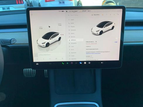 Used 2022 Tesla Model 3 Performance image 15