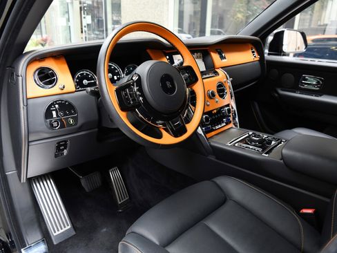 Used 2024 Rolls-Royce Cullinan image 11