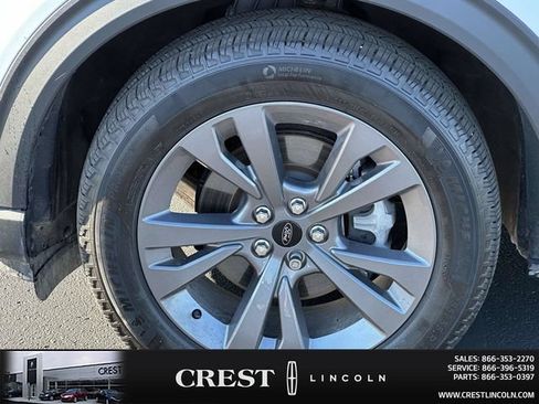 Used 2025 Ford Explorer Active w/ Active Comfort Package AWD/4WD image 7