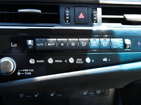 Used 2023 Lexus ES 300h w/ Premium Package FWD image 26