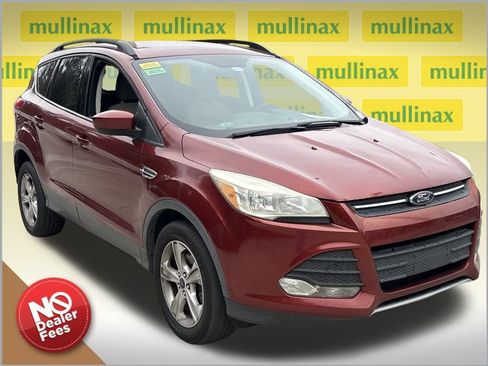 Used 2016 Ford Escape SE w/ Equipment Group 201A image 1