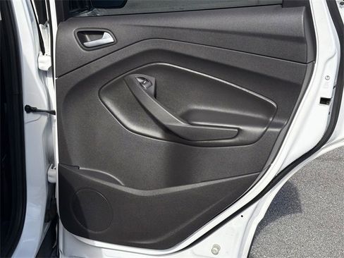 Used 2015 Ford Escape SE image 16