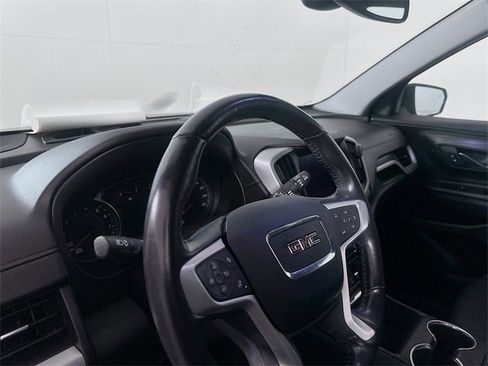 Used 2021 GMC Terrain SLT w/ Elevation Edition image 9