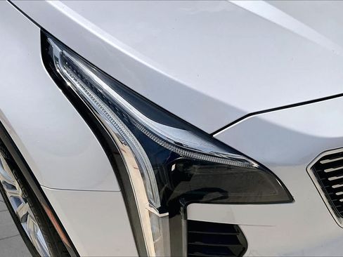 Used 2022 Cadillac XT4 Premium Luxury w/ Enhanced Visibility Package FWD image 27