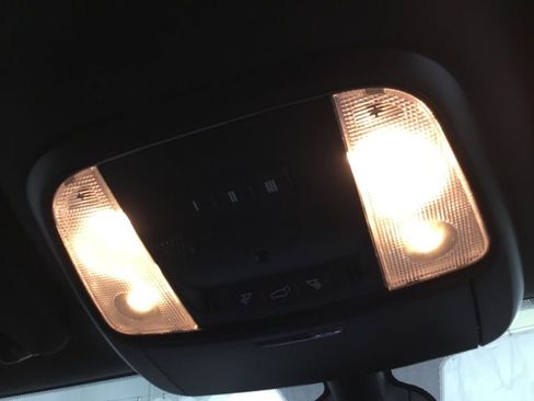 Used 2024 Dodge Durango GT image 33