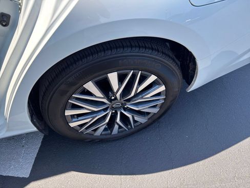 Used 2025 Nissan Altima 2.5 SV FWD image 35