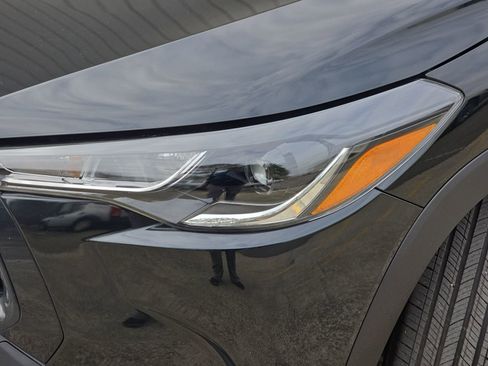 Used 2024 Toyota Corolla Cross LE image 36