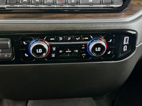 Used 2025 GMC Sierra 1500 SLT RWD image 23