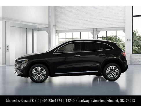 Used 2025 Mercedes-Benz GLA 250 4MATIC image 35