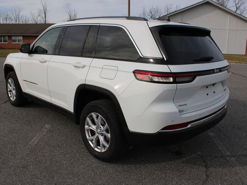 Used 2022 Jeep Grand Cherokee Limited image 7