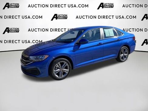 Used 2024 Volkswagen Jetta SE image 1