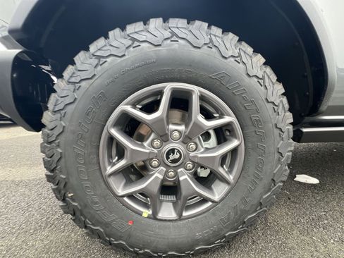 New 2025 Ford Bronco Badlands image 12