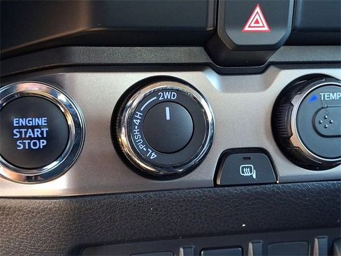 Used 2023 Toyota Tacoma TRD Sport image 23