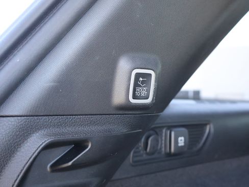 Used 2022 Jeep Grand Cherokee Overland w/ Advanced Protech Group III image 22