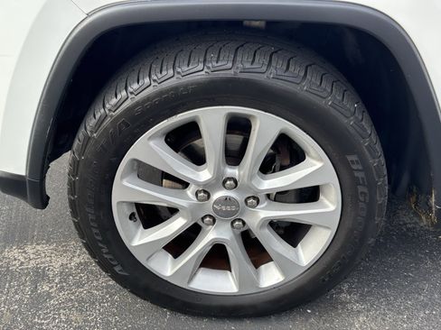 Used 2017 Jeep Grand Cherokee Limited image 14