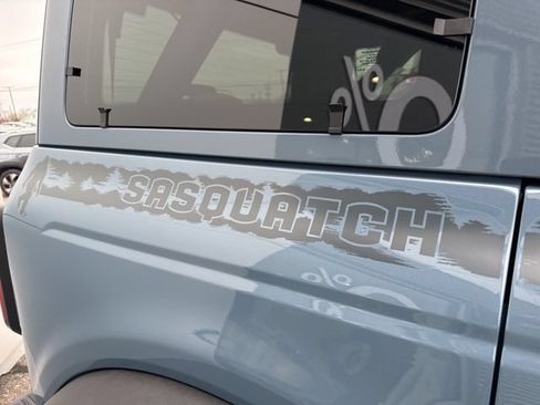 New 2025 Ford Bronco Badlands w/ Sasquatch Package AWD/4WD image 16