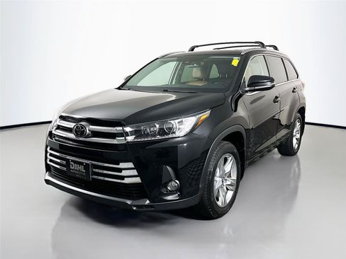 Used 2017 Toyota Highlander Limited AWD/4WD image 4