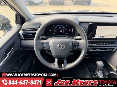 Used 2026 Toyota Camry LE image 15