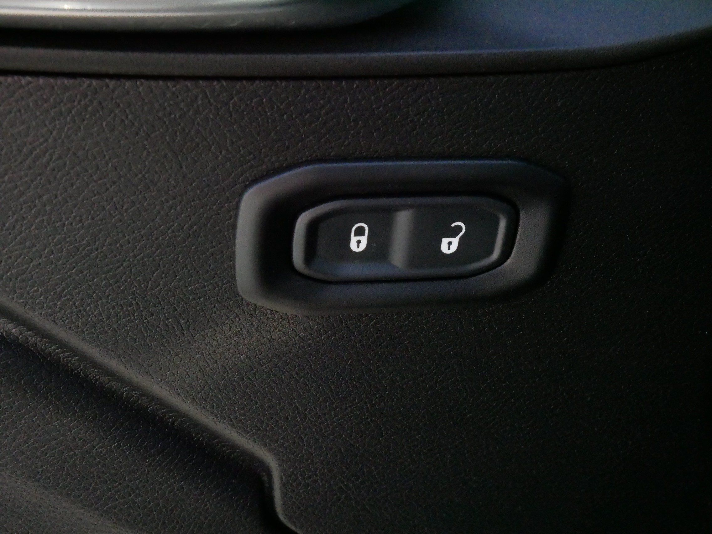 Used 2024 Jeep Wrangler Sport AWD/4WD image 19