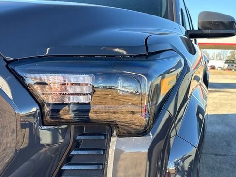 Used 2025 Toyota Tacoma SR5 image 2