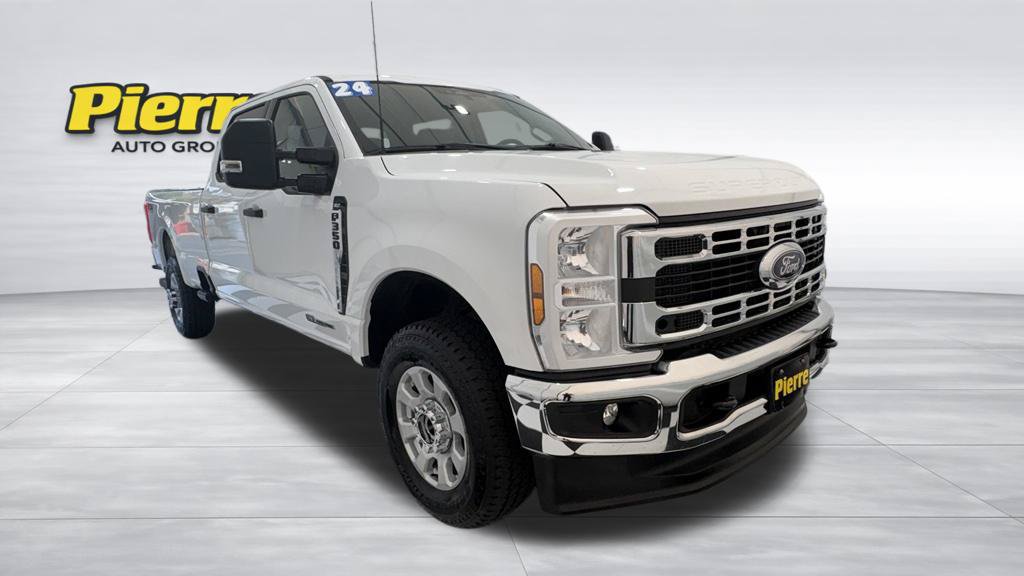 Used 2024 Ford F350 XLT w/ FX4 Off-Road Package AWD/4WD image 6