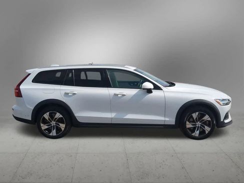 Used 2020 Volvo V60 T5 Cross Country AWD/4WD image 7