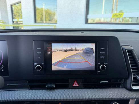 Used 2025 Kia Sportage LX image 23