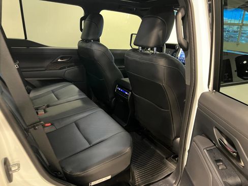 Used 2024 Lexus GX 550 GX 550 Premium+ image 37