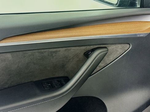 Used 2023 Tesla Model Y Long Range image 14