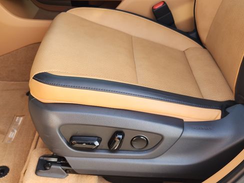 Used 2024 Lexus RZ 300e Premium image 29