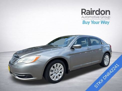 Used 2013 Chrysler 200 LX FWD image 3