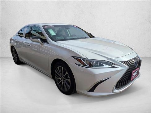 Used 2020 Lexus ES 300h w/ Premium Package image 3