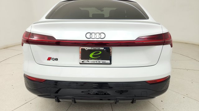 Used 2024 Audi Q8 e-tron Prestige AWD/4WD image 27