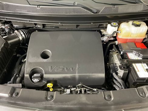 Used 2022 Chevrolet Traverse LT FWD image 28