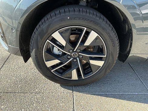 New 2026 Volvo XC60 B5 Plus w/ Climate Package AWD/4WD image 12