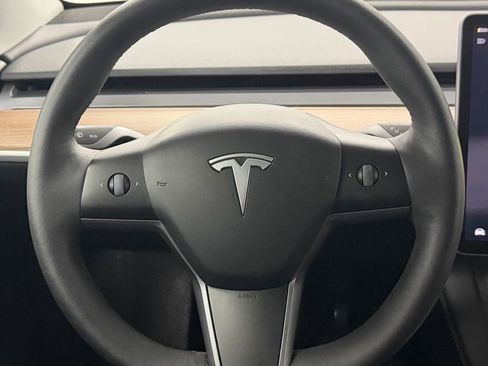 Used 2023 Tesla Model Y Long Range image 16