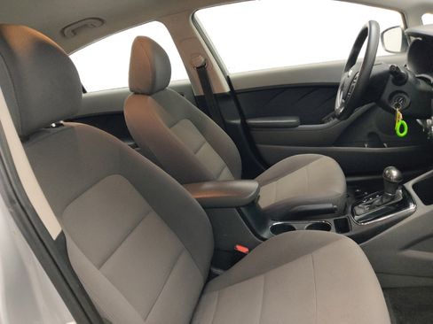 Used 2018 Kia Forte LX image 21